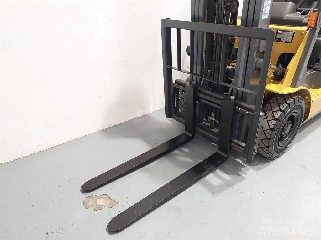 CAT DP18NTD Dizelski viličarji