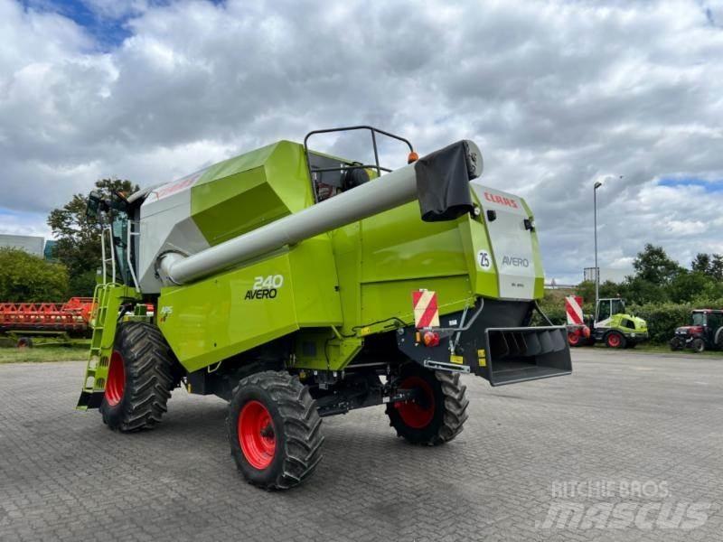 CLAAS AVERO 240 Kombajni