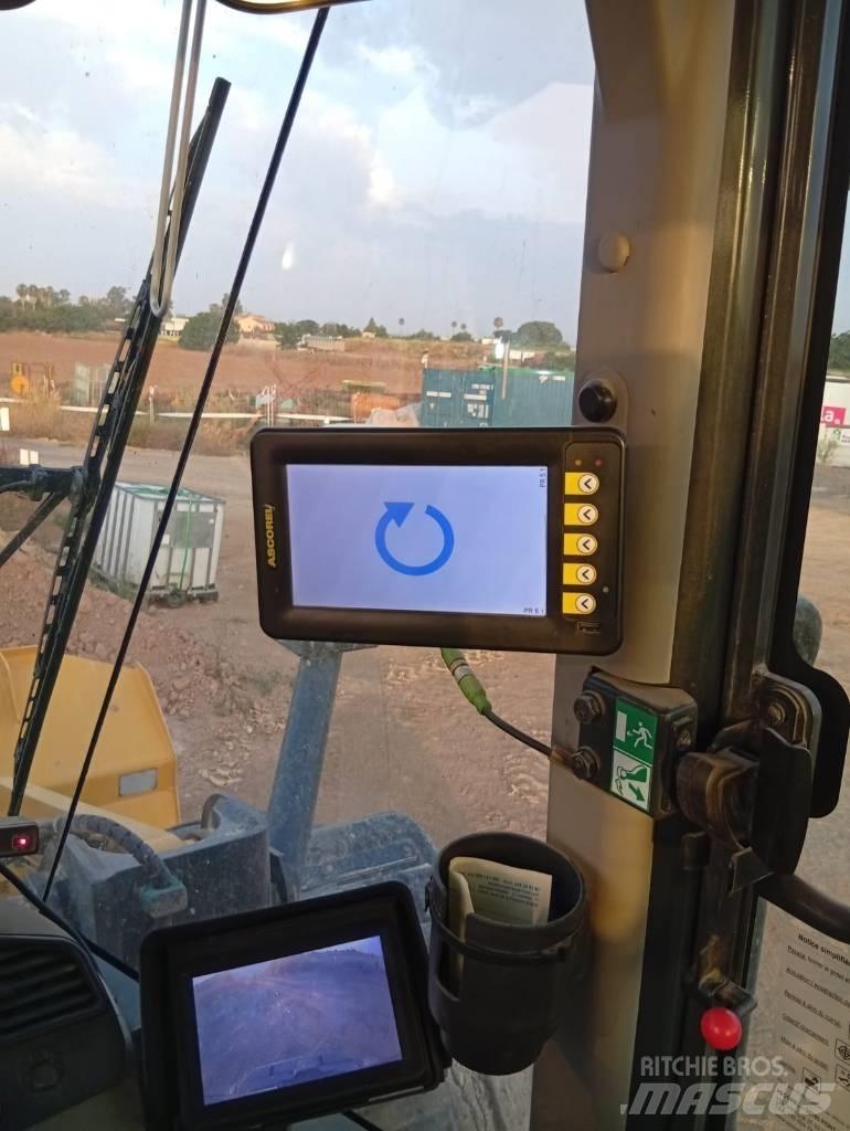 Komatsu WA 380-8 Kolesni nakladalci