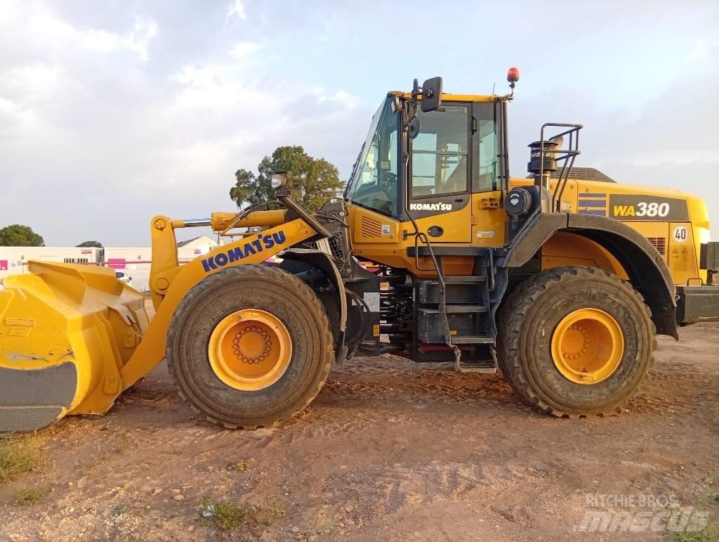 Komatsu WA 380-8 Kolesni nakladalci
