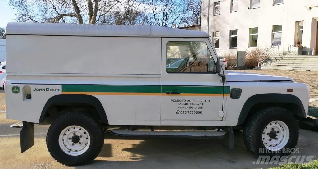 Land Rover Defender Avtomobili