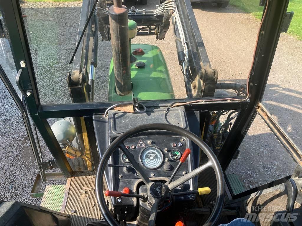 John Deere 2130 Traktorji