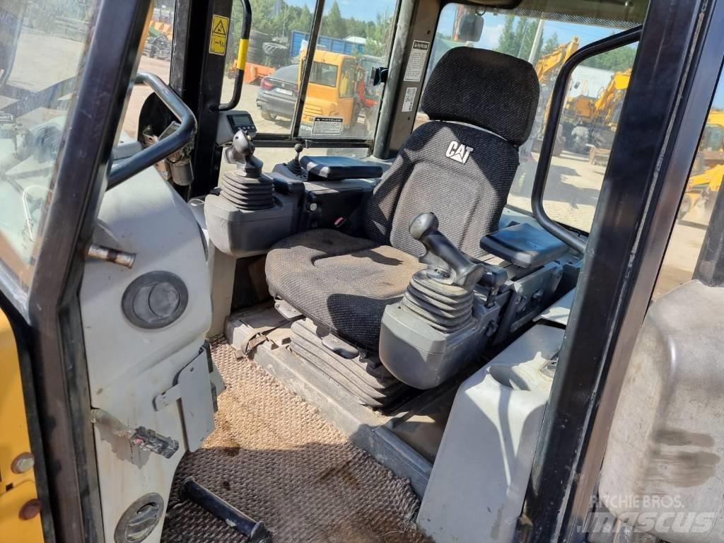 CAT D 6 K LGP Buldožerji goseničarji