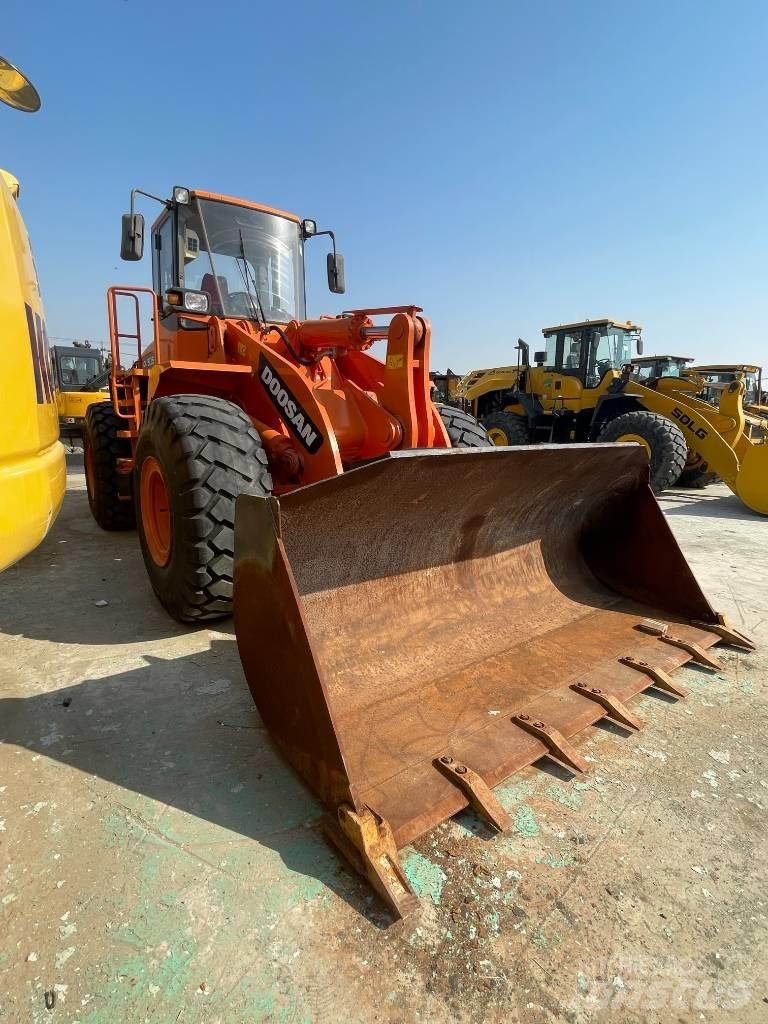 Doosan DL 505 Kolesni nakladalci