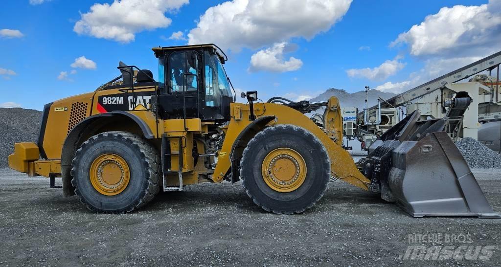 CAT 982 M Kolesni nakladalci