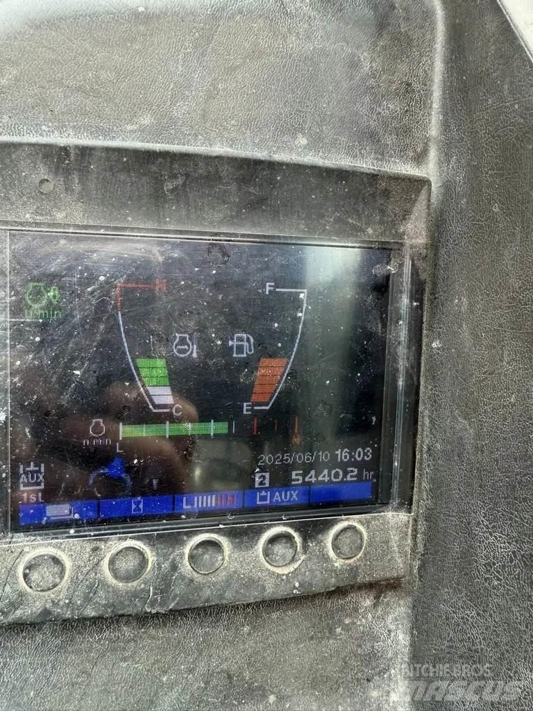 Takeuchi TB230 Mini bagri <7t