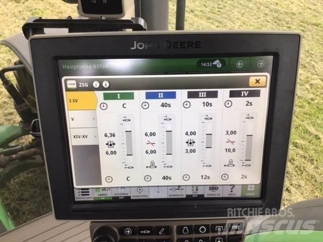 John Deere 8370R Traktorji