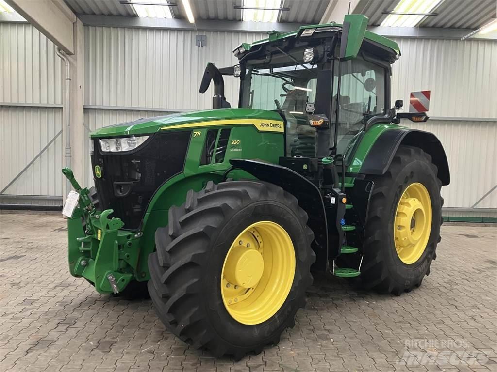 John Deere 7R 330 Traktorji
