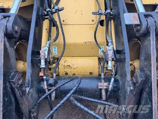 CAT IT 14 G Kolesni nakladalci