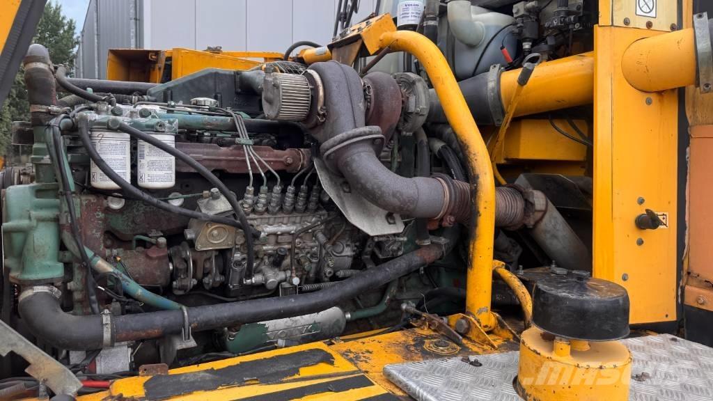 Volvo A 25 C Zglobni demperji