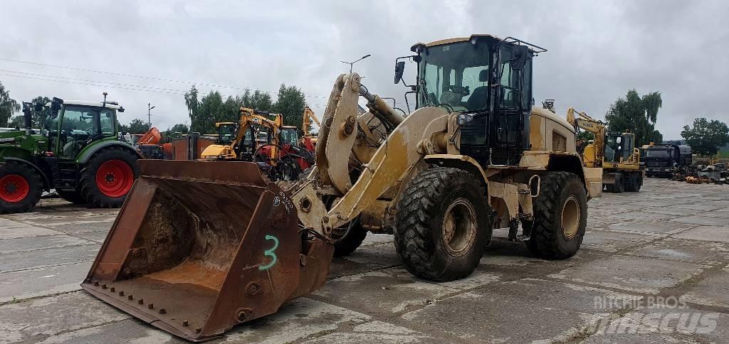 CAT 938M Kolesni nakladalci