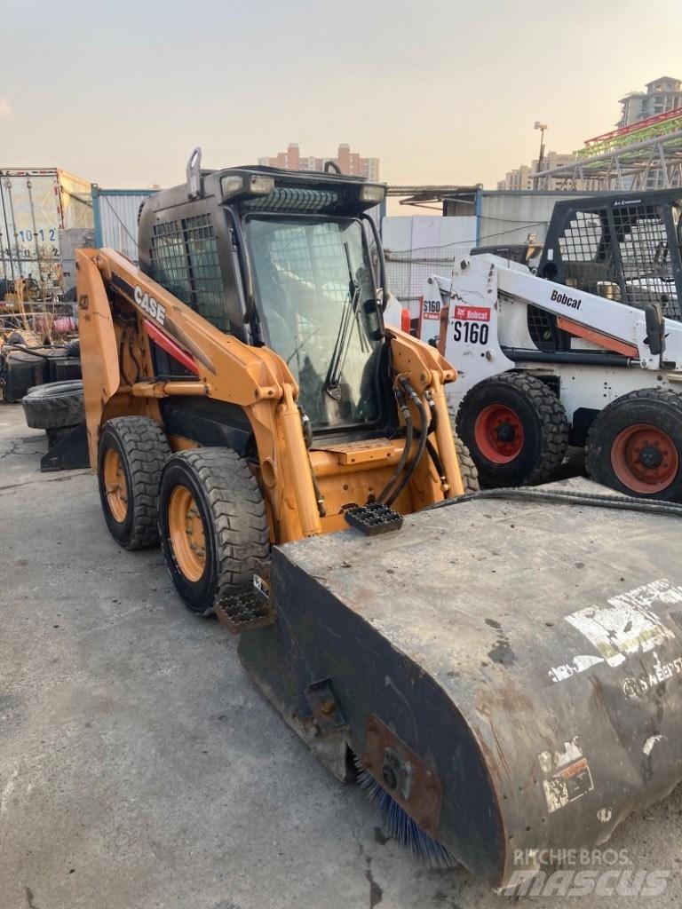 CASE 420 Skid steer mini nakladalci