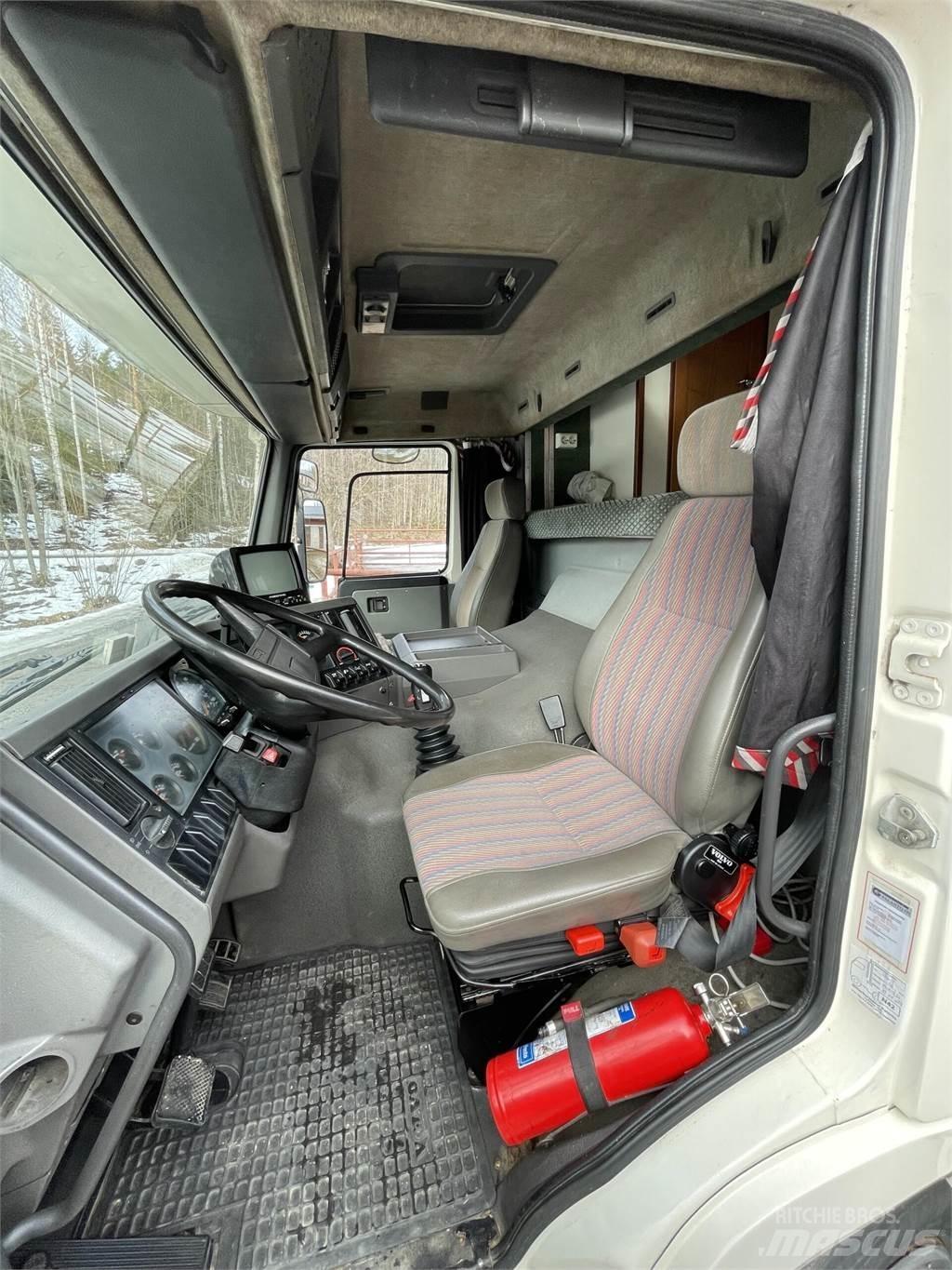 Volvo FL7 Tovornjaki za prevoz živine