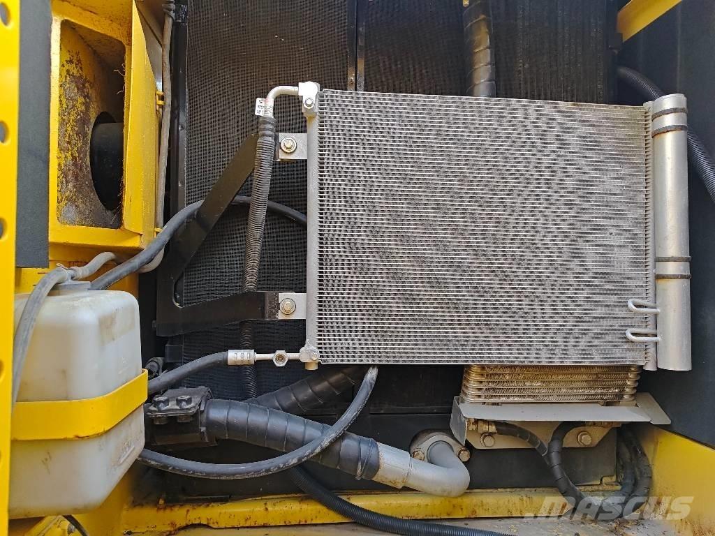 Komatsu PC 200-8 Bagri goseničarji