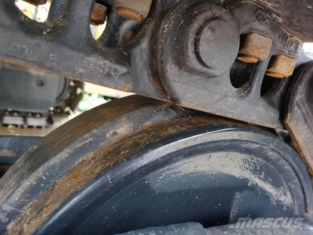 Komatsu PC 220-7 Bagri goseničarji