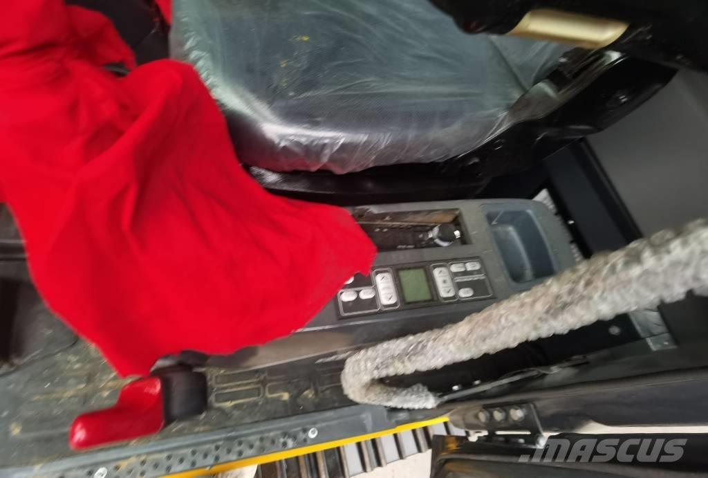 Komatsu PC 220-7 Bagri goseničarji