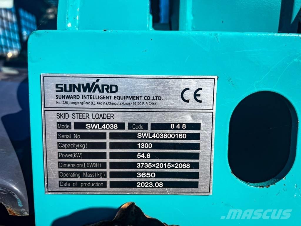 Sunward 4038 Skid steer mini nakladalci
