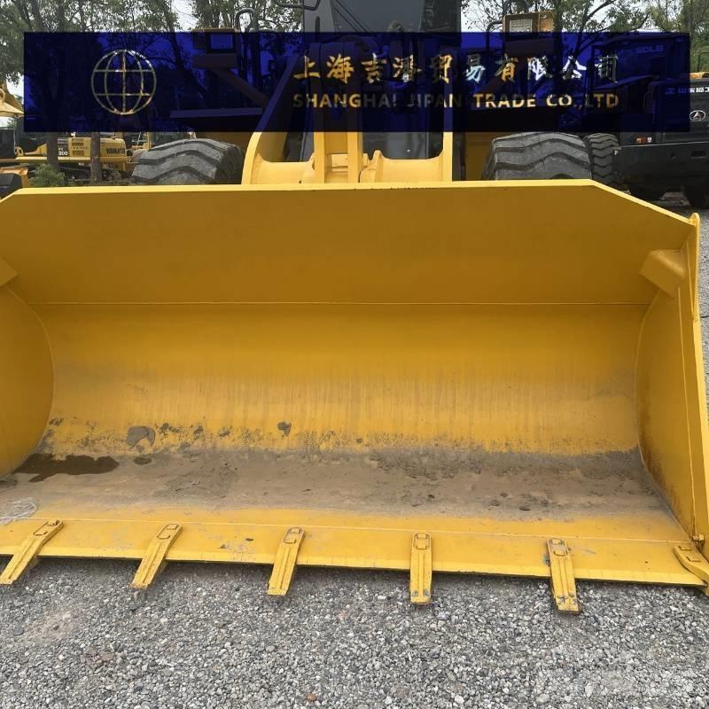 Komatsu WA 380 Kolesni nakladalci