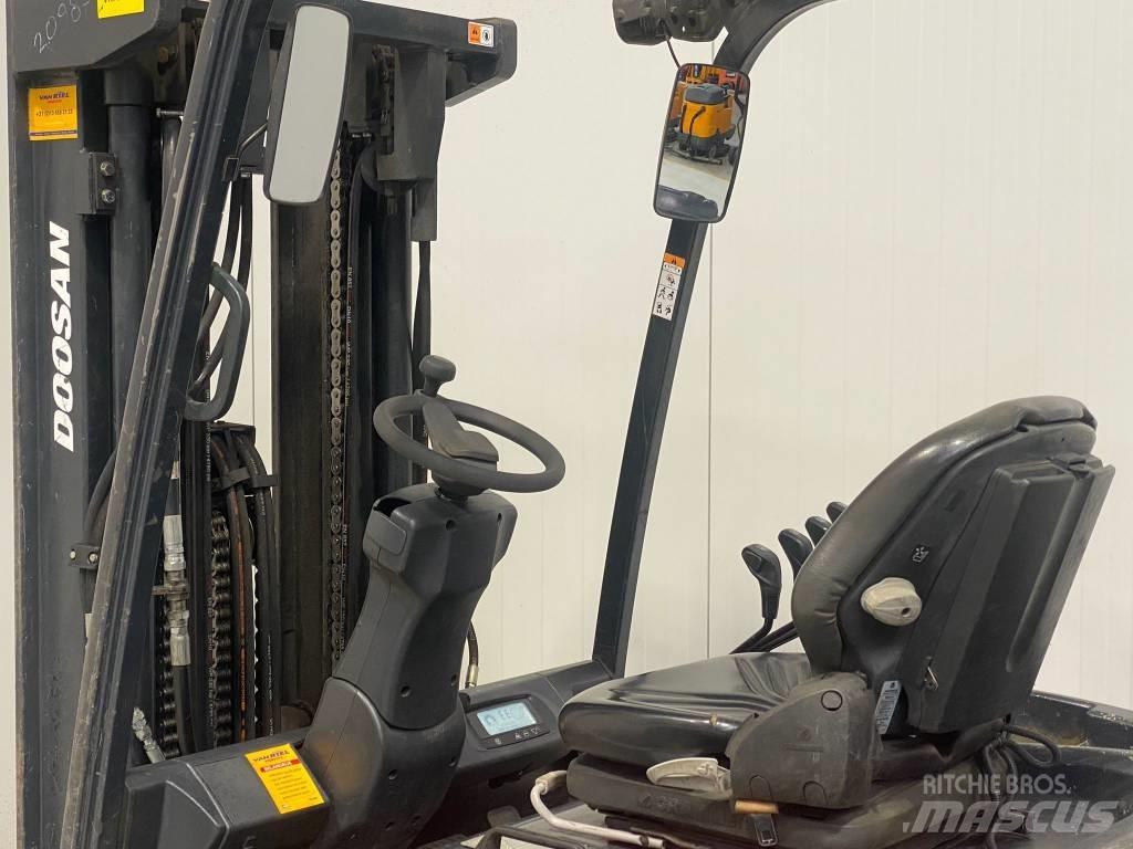 Doosan B35X-7 Električni viličarji