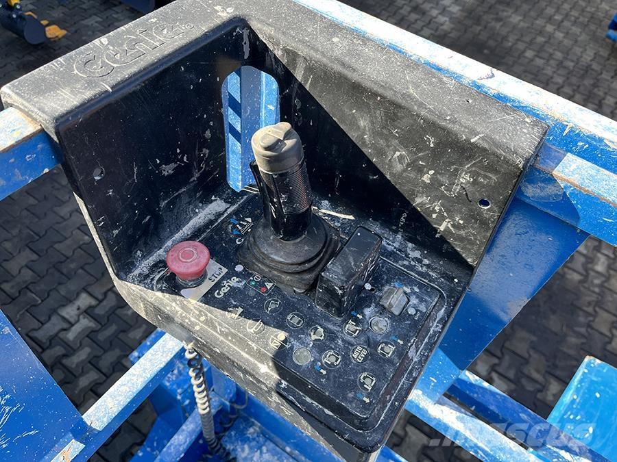 Genie GS-3268 Škarjaste dvižne ploščadi