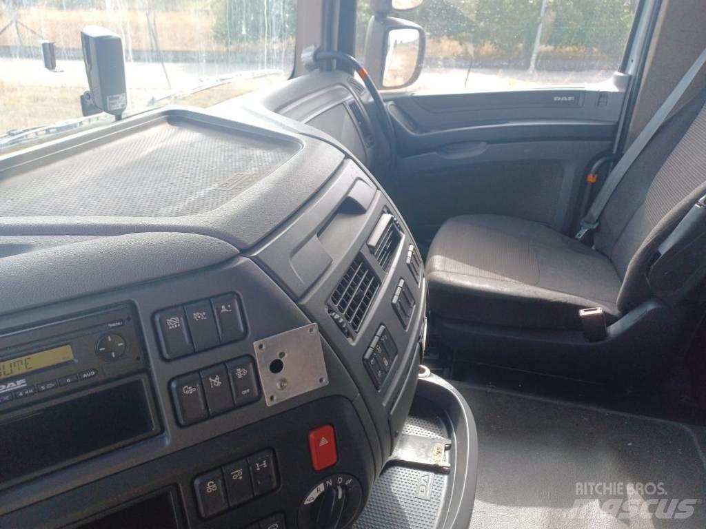 DAF XF 440 Tovornjaki s ponjavo