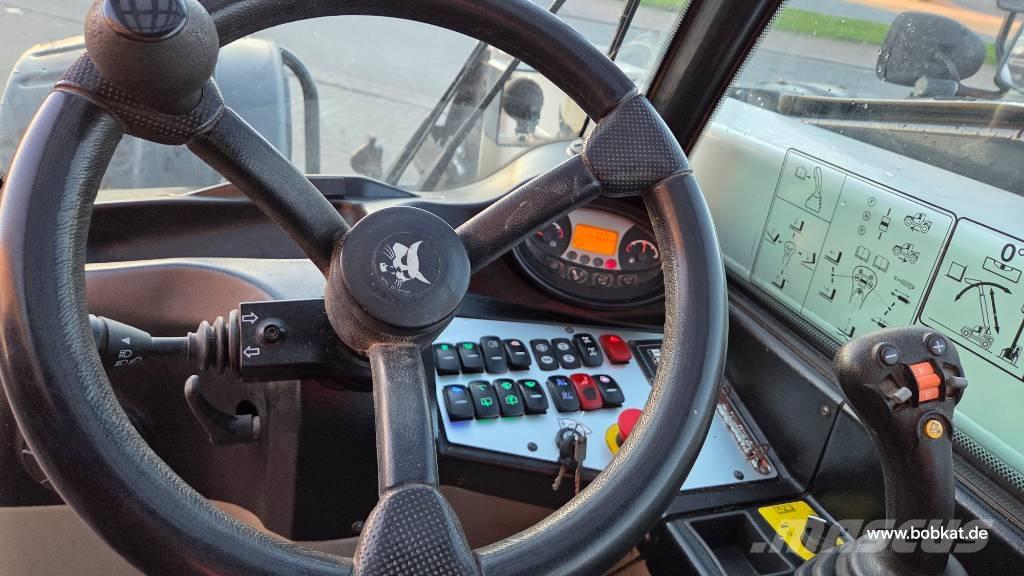 Bobcat TL 358 Kmetijski teleskopski nakladalci