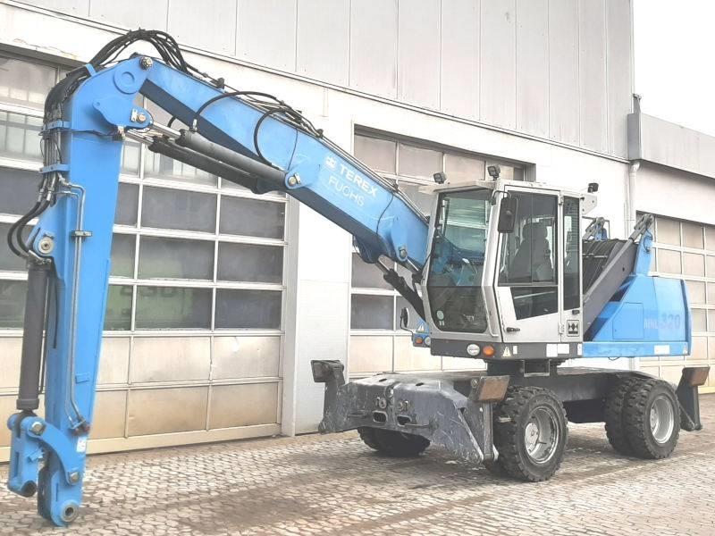 Fuchs MHL 320 D Bagri za prekladanje primarnih/sekundarnih surovin