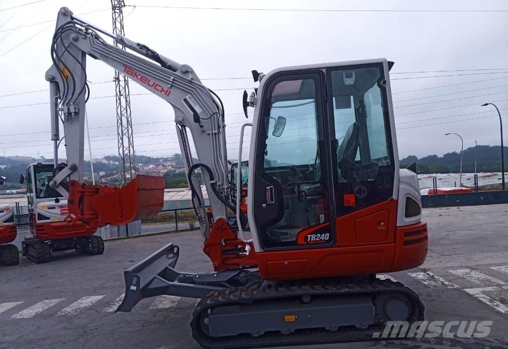 Takeuchi TB 240 Mini bagri <7t