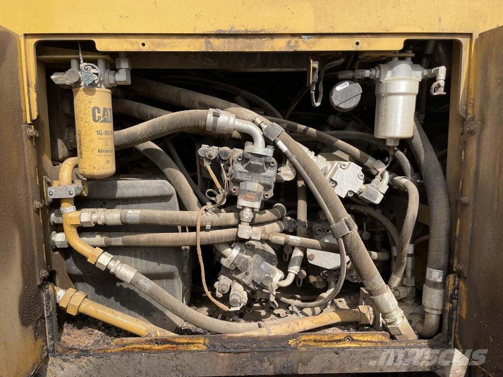 CAT AP555F Asfaltni finišerji