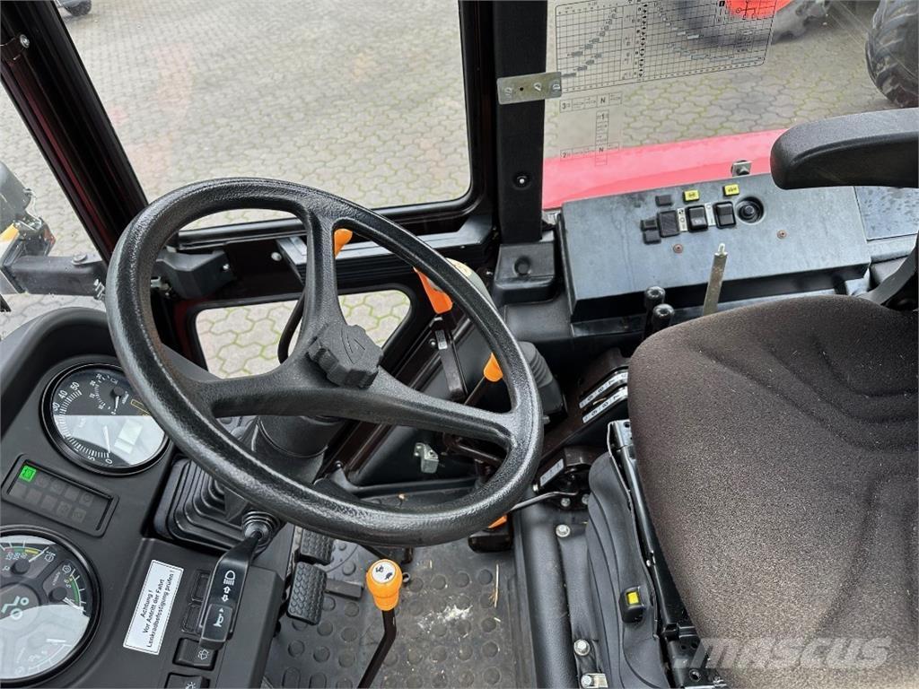 Belarus MTS 952.2 Traktorji