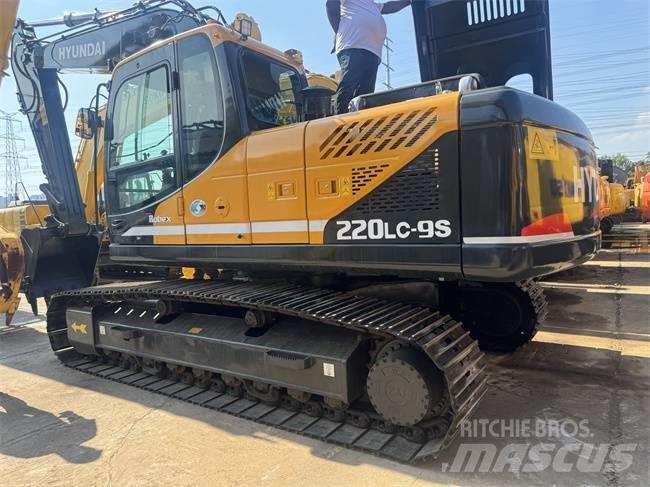 Hyundai Robex 220 LC Bagri goseničarji