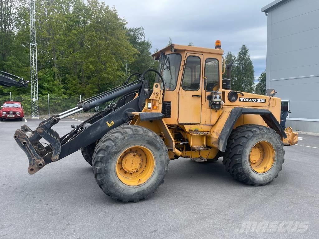 Volvo BM L 70 Traktorji