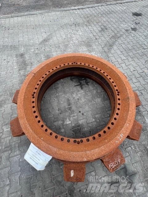 CAT 6040 SPROCKET Gosenice