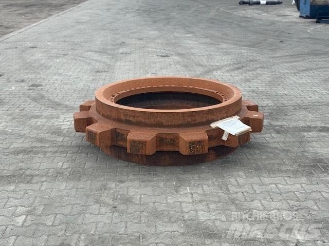 CAT 6040 SPROCKET Gosenice