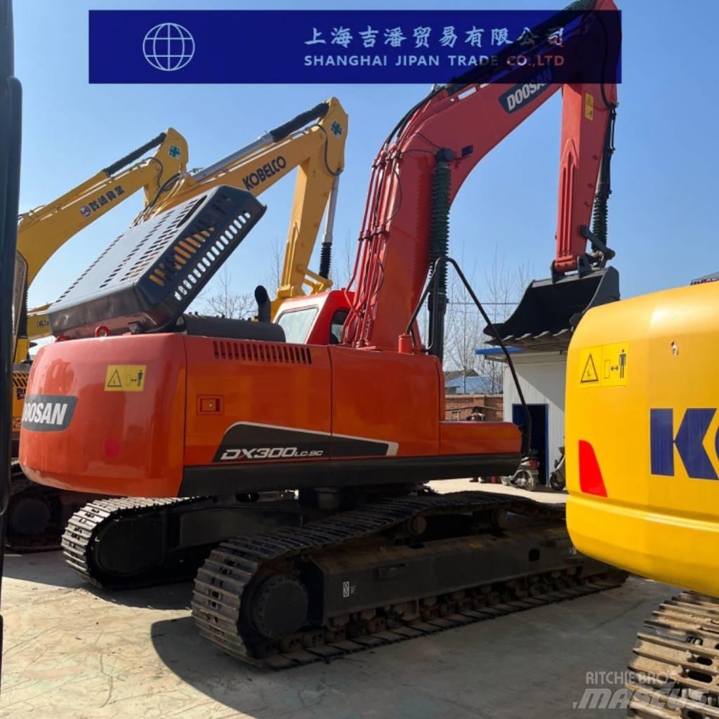 Doosan DX 300 Bagri goseničarji