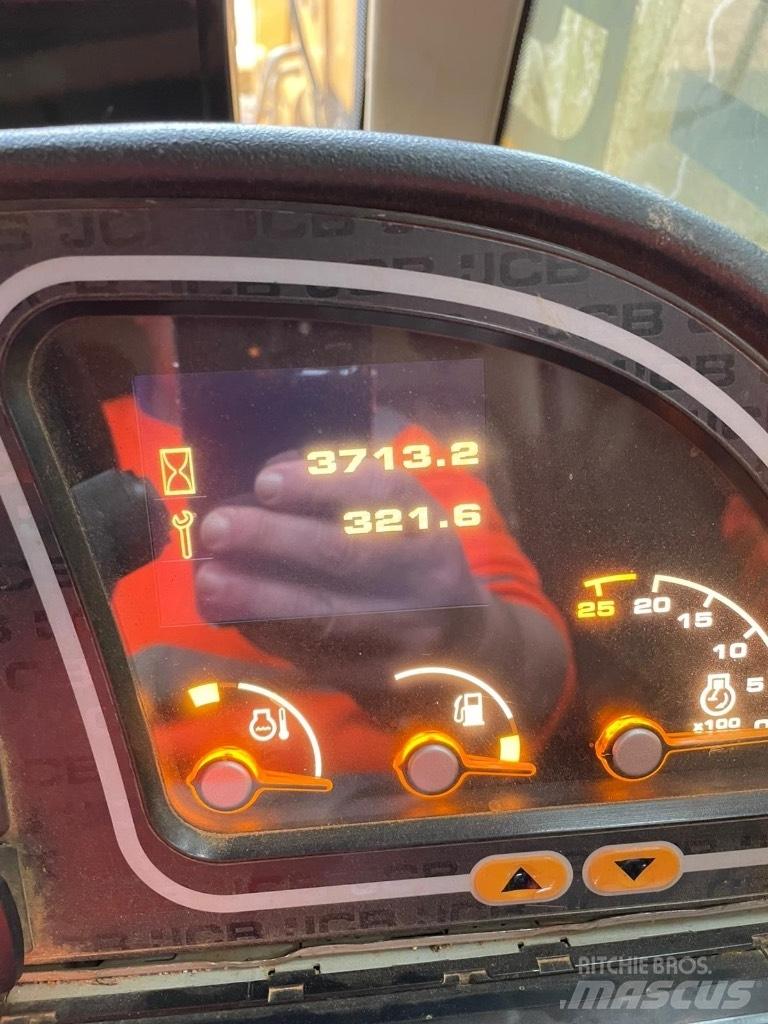 JCB 541-70 Kmetijski teleskopski nakladalci