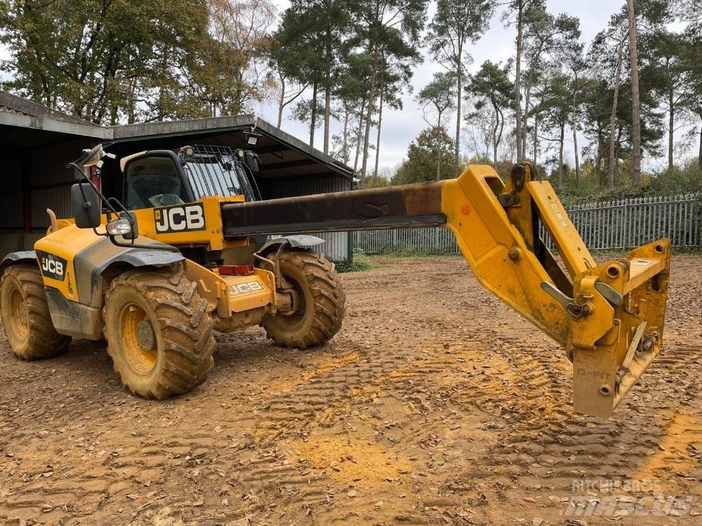 JCB 541-70 Kmetijski teleskopski nakladalci