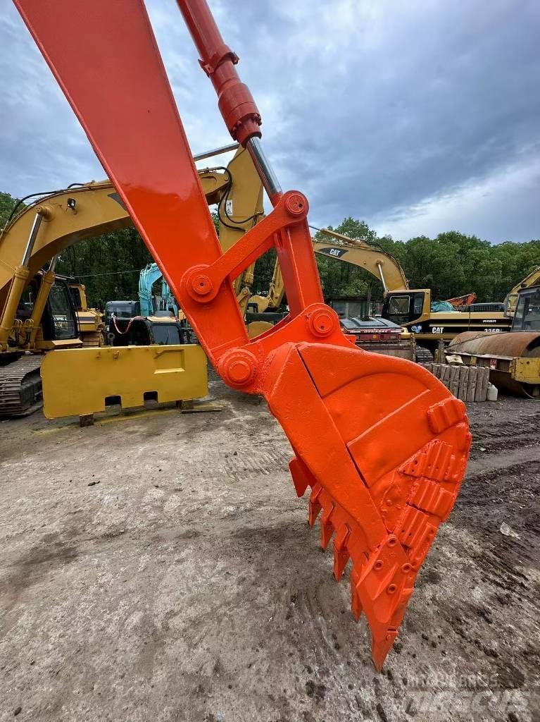 Hitachi ZX200 Bagri goseničarji