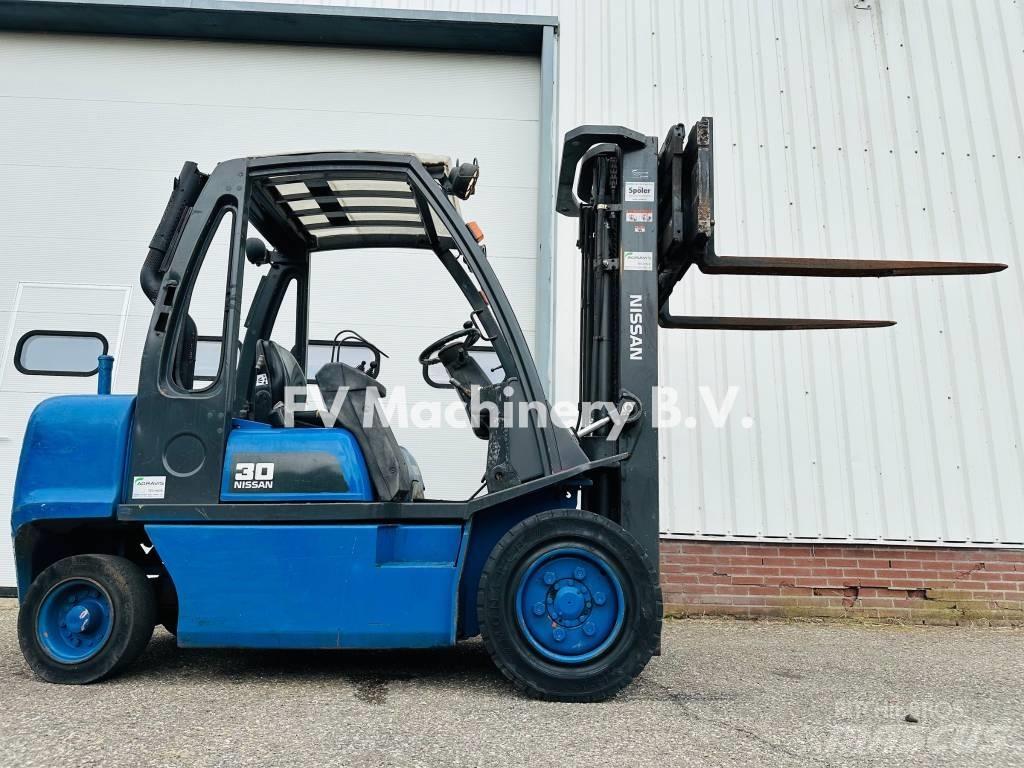 Nissan FGD 02A-300 Dizelski viličarji
