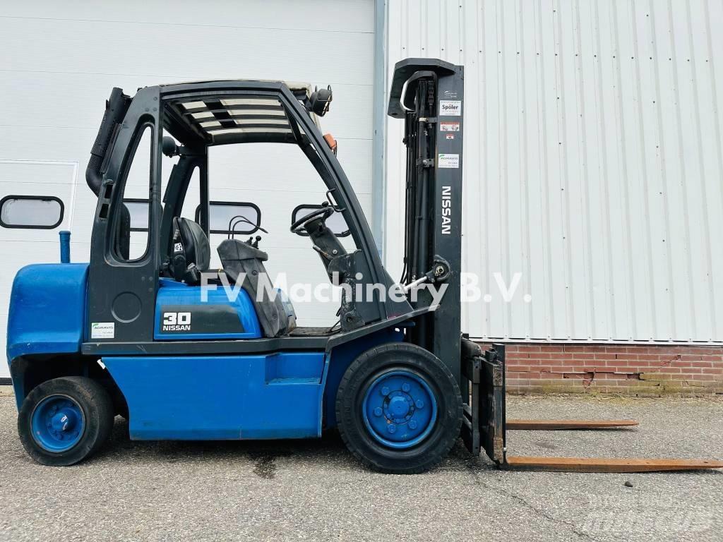 Nissan FGD 02A-300 Dizelski viličarji