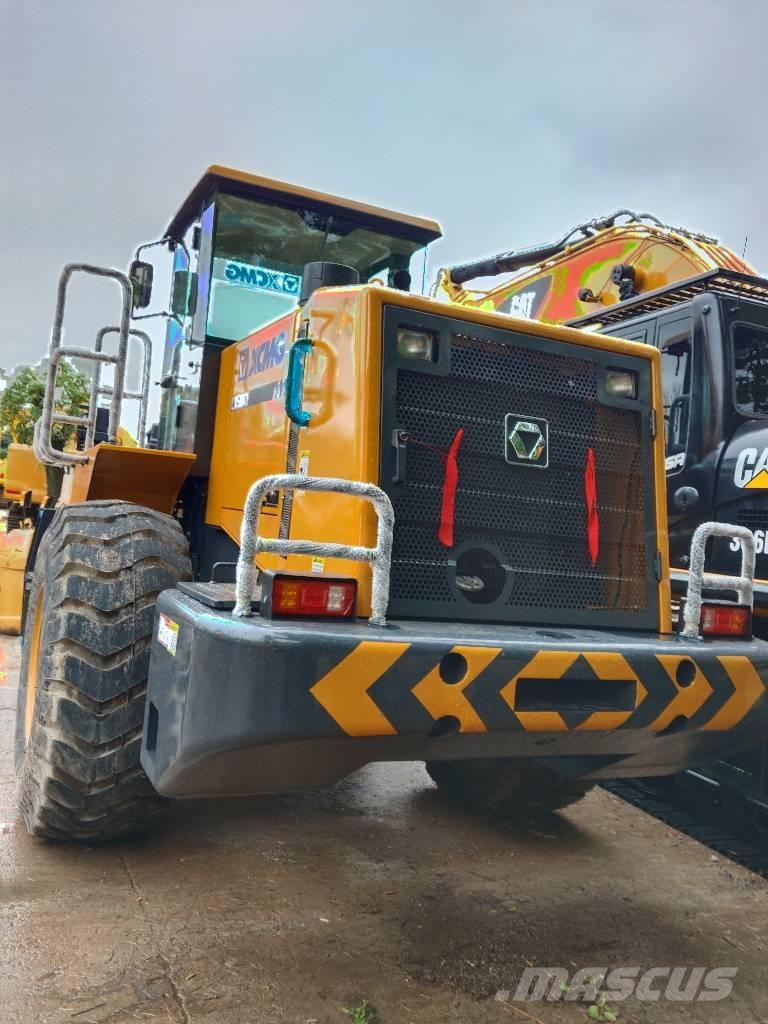 XCMG LW 500 KV Bagri goseničarji