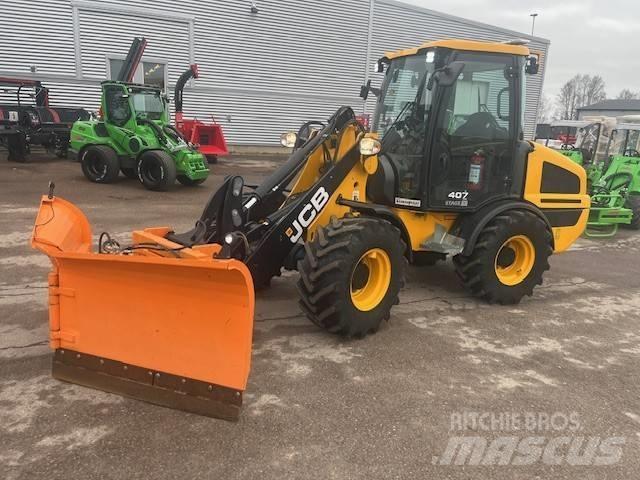 JCB 407 Agri Kolesni nakladalci