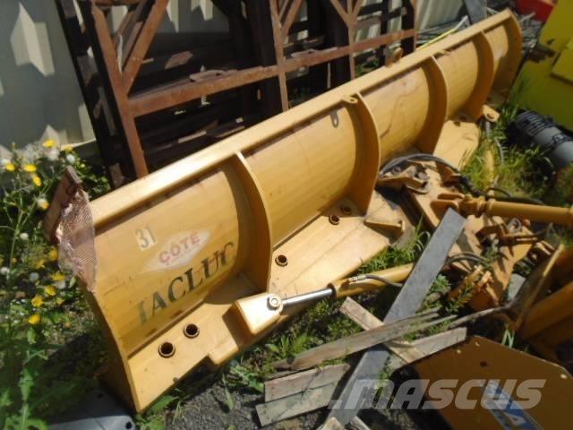 CASE 721 F Kolesni nakladalci