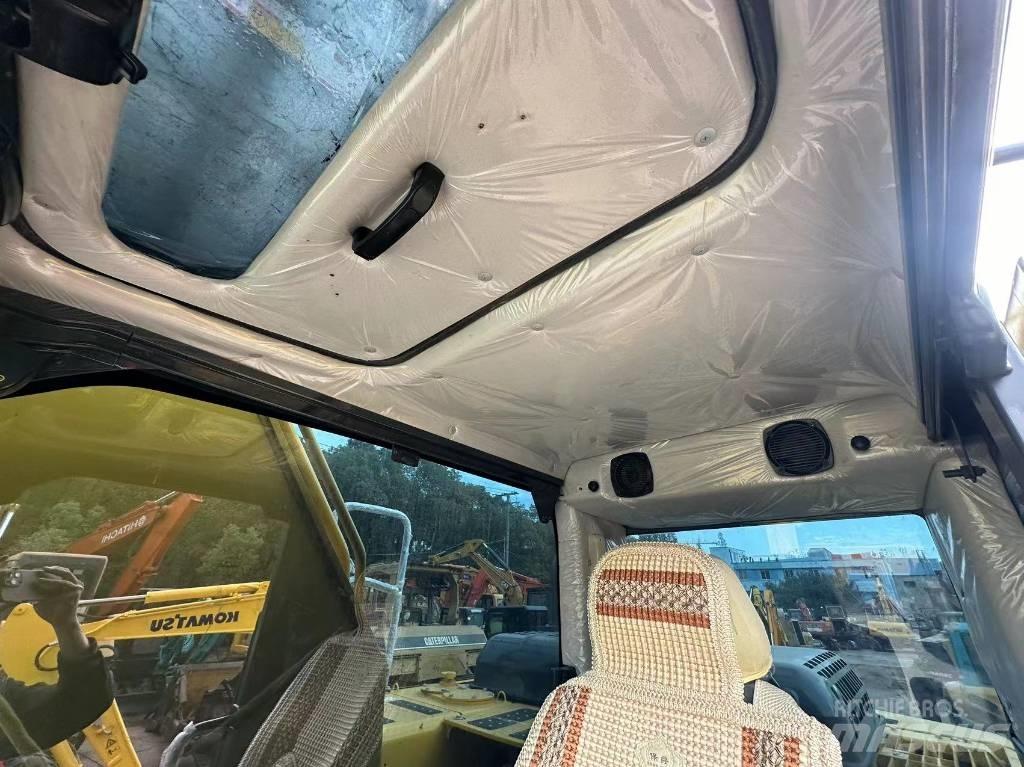 Komatsu PC 220 Bagri goseničarji