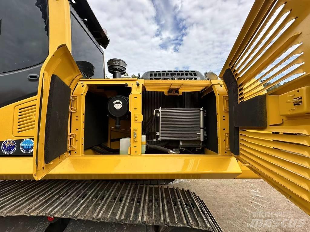 Komatsu PC 220 Bagri goseničarji