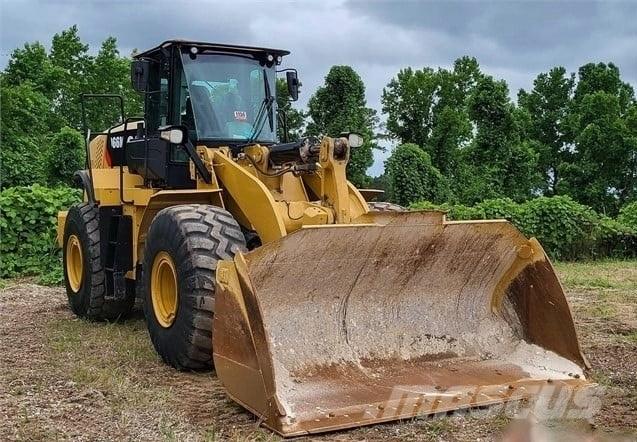 CAT 966M Kolesni nakladalci
