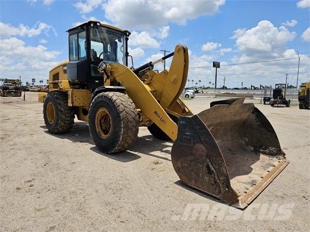 CAT 966M Kolesni nakladalci