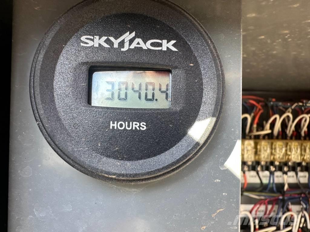 SkyJack SJ 8841 RT Škarjaste dvižne ploščadi