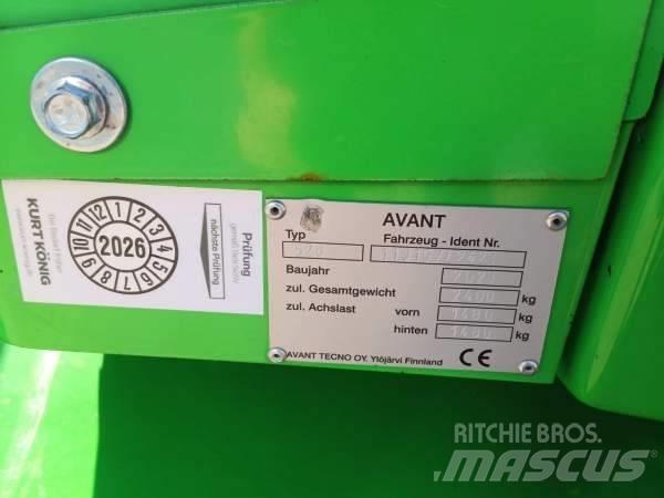 Avant 528 Skid steer mini nakladalci