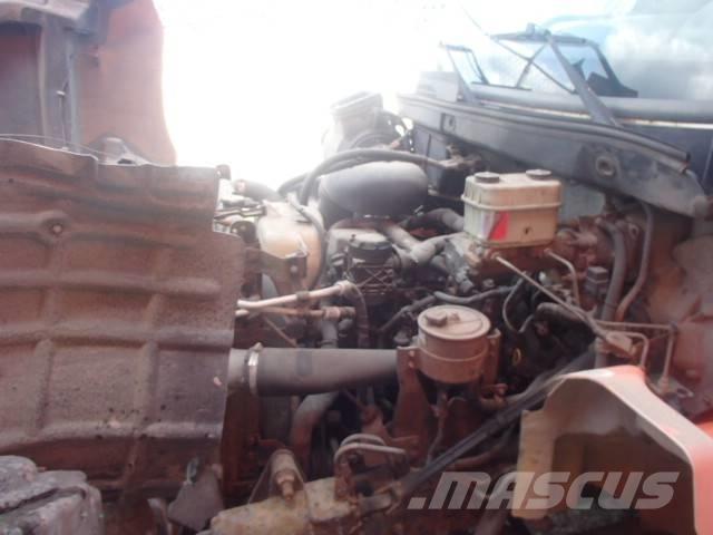Hino 185 Tovornjaki s kesonom/platojem